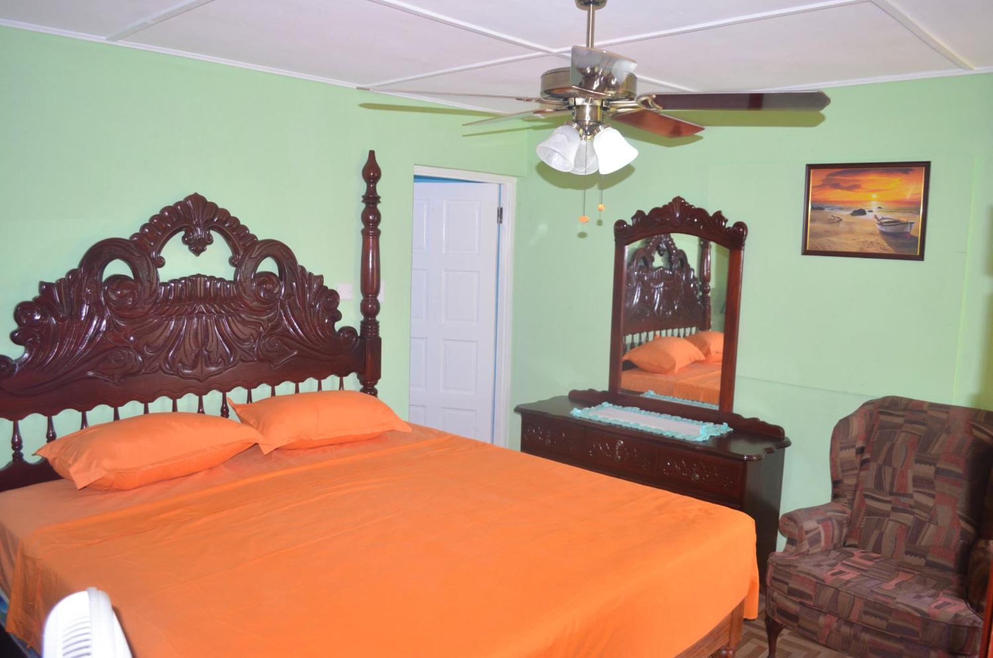 Little Shaw Park Guest House Ocho Rios Ngoại thất bức ảnh