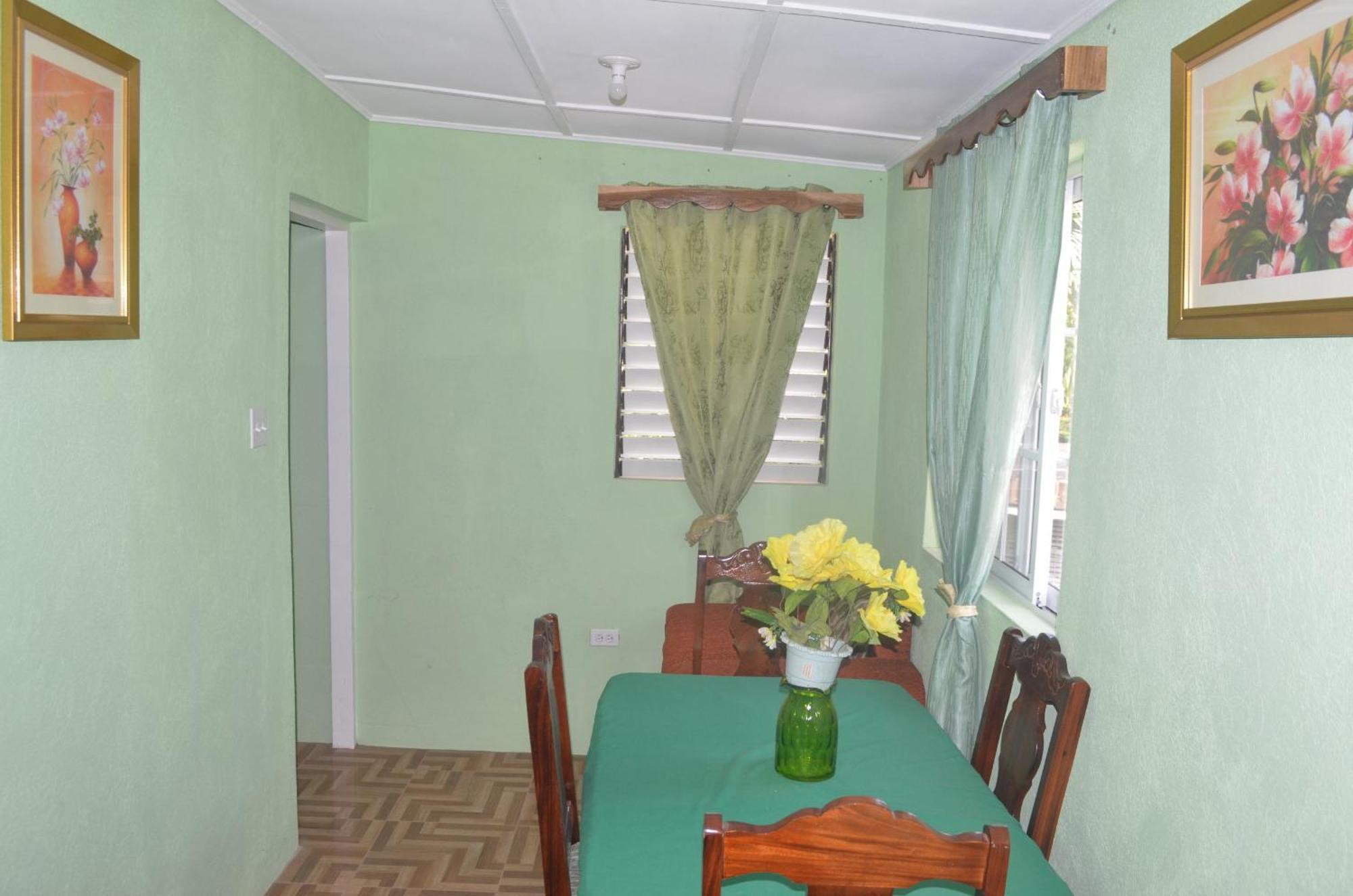 Little Shaw Park Guest House Ocho Rios Ngoại thất bức ảnh