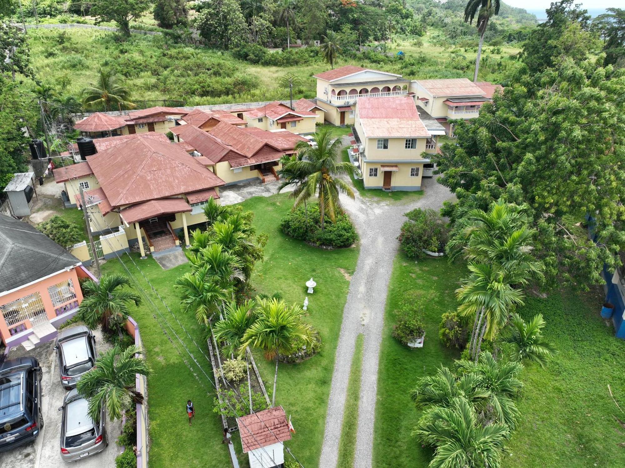 Little Shaw Park Guest House Ocho Rios Ngoại thất bức ảnh